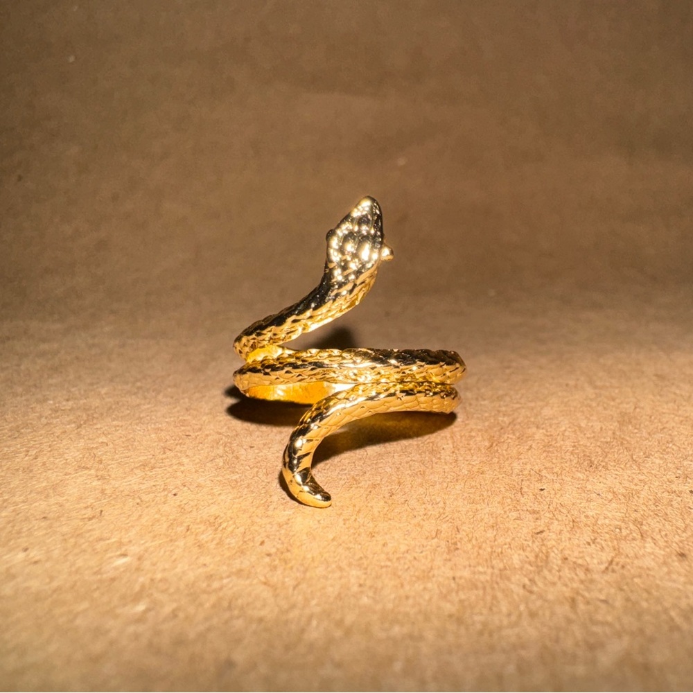 Gold plated Snake Ring for Reptile Enthusiasts